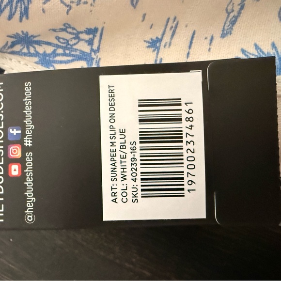 Hey Dude Shoes NWT - Picture 4 of 4